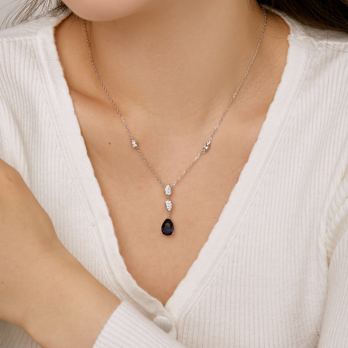 [AuraEcho]Dazzling Pear Cut Necklace