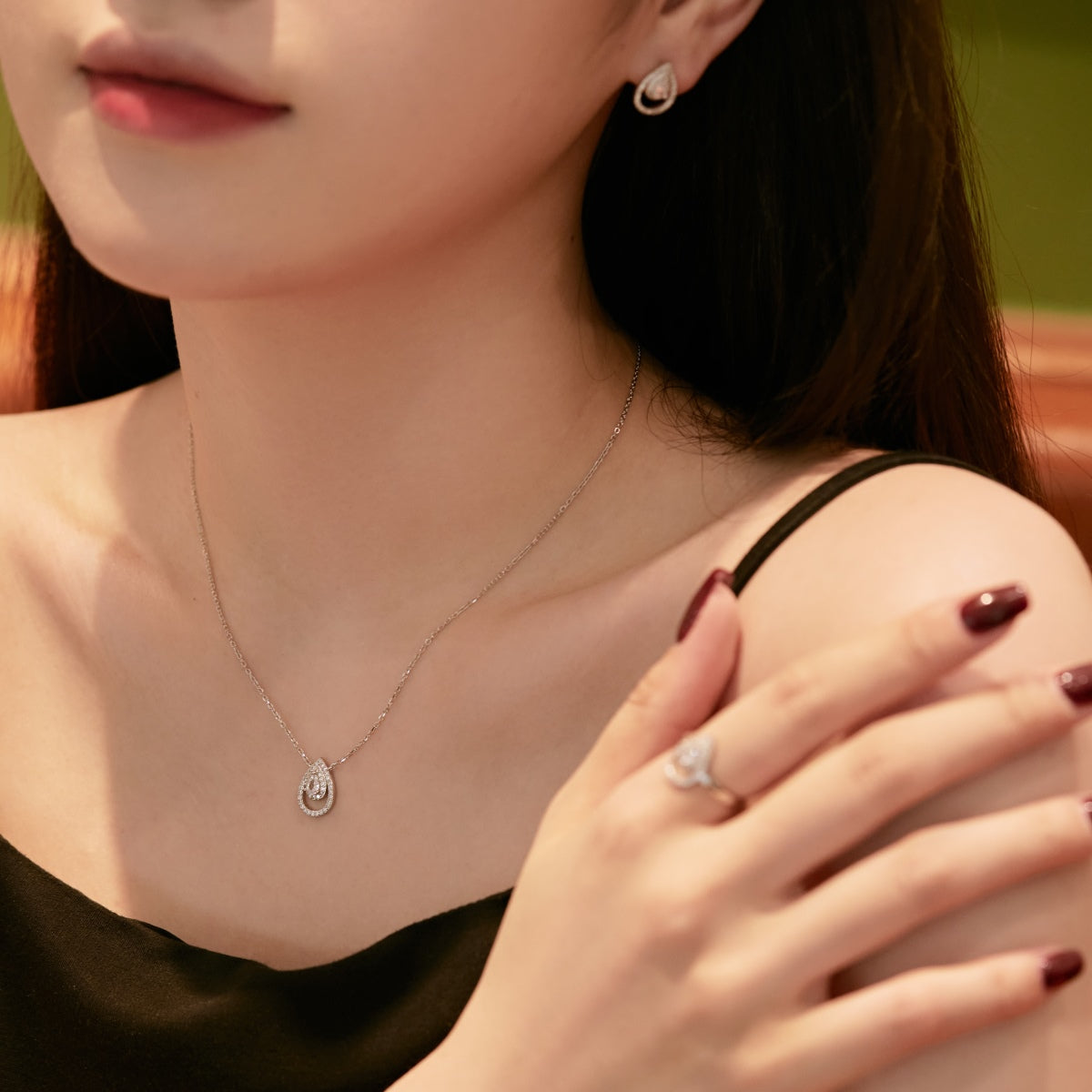 [AuraEcho]Sparkling Pear Cut Necklace