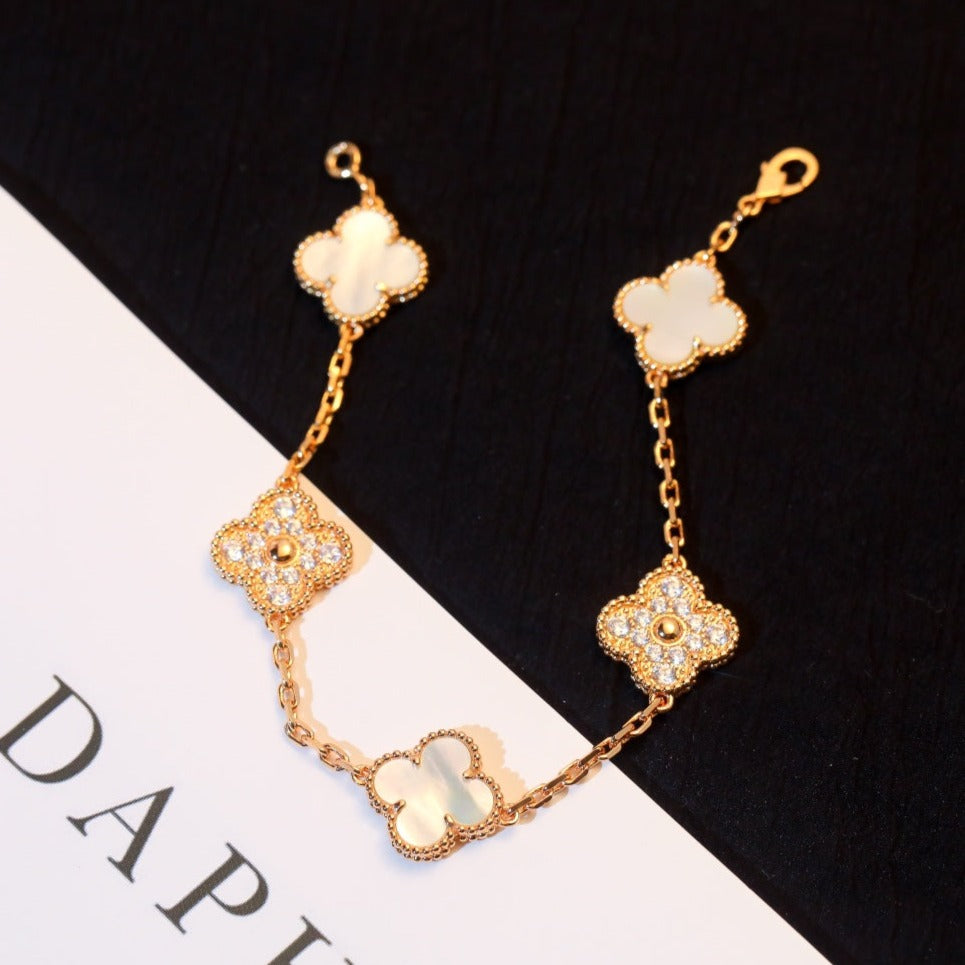 [AuraEcho]CLOVER BRACELET 5 MOTIF WHITE MOP DIAMOND