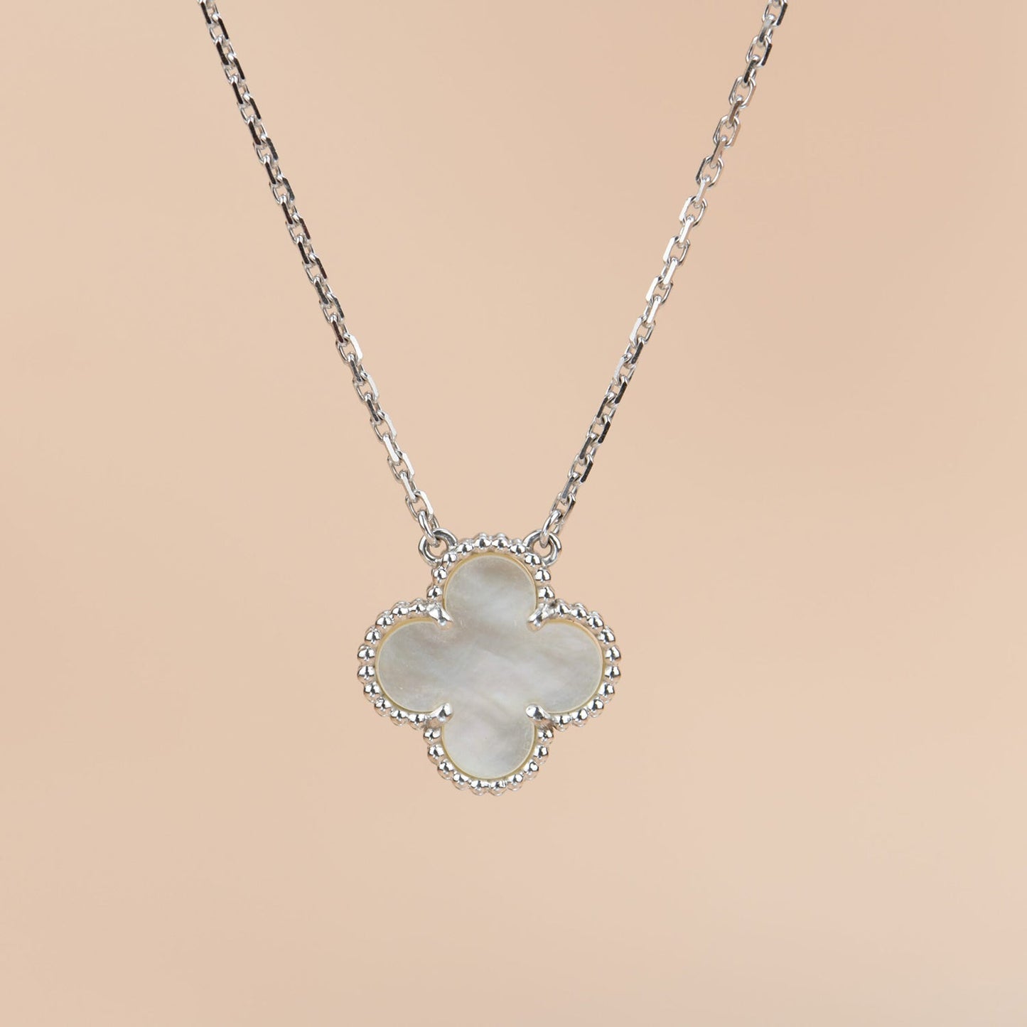[AuraEcho]CLOVER  15MM WHITE MOTHER-OF-PEARL SILVER