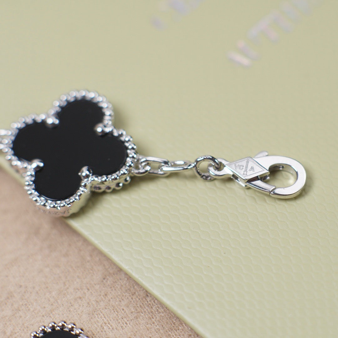 [AuraEcho]CLOVER 5 MOTIF ONYXS  BRACELET SILVER
