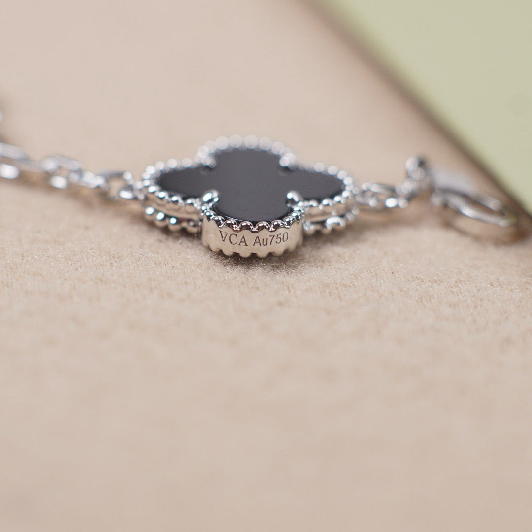 [AuraEcho]CLOVER 5 MOTIF ONYXS  BRACELET SILVER