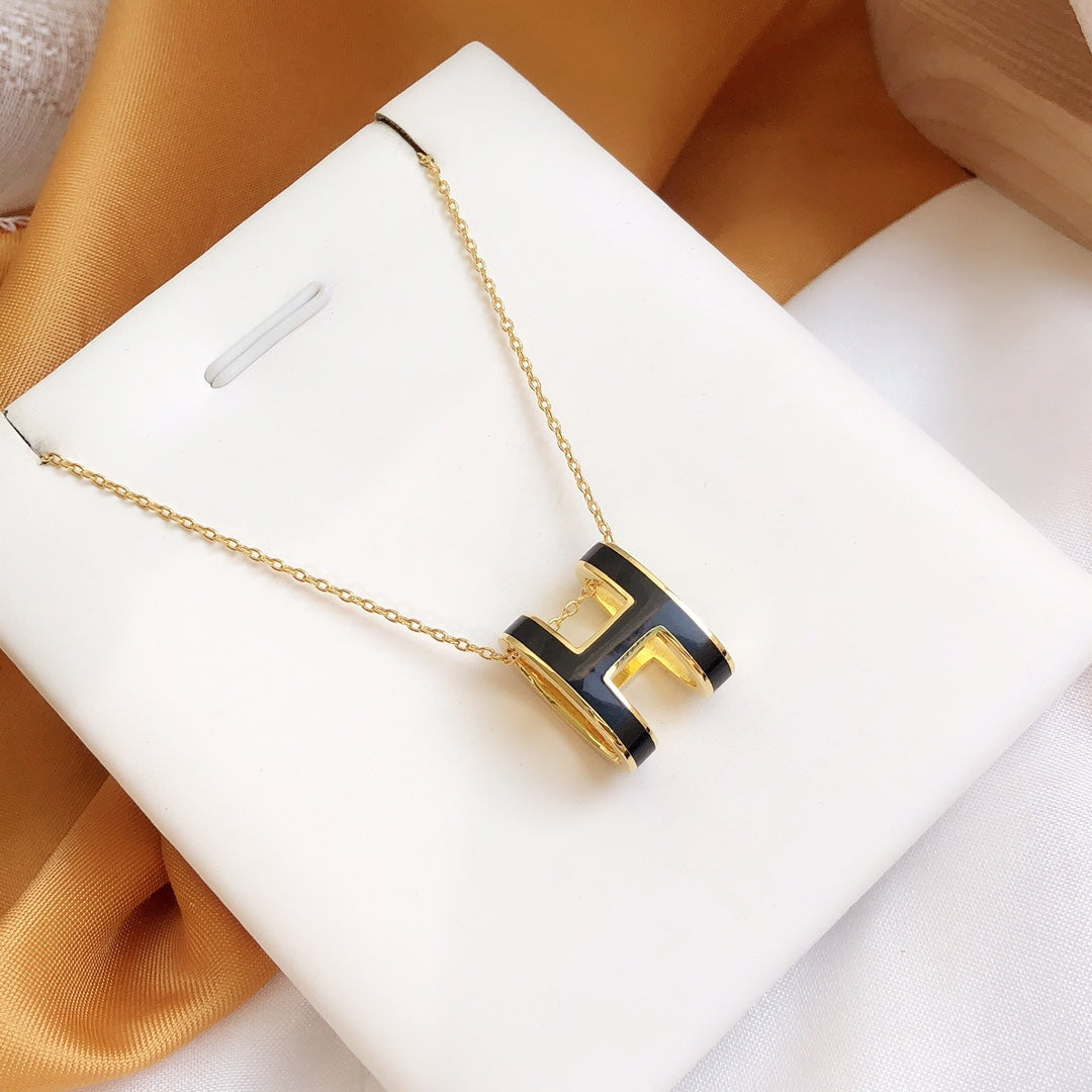 [AuraEcho]HM CLIC BLACK ENAMEL GOLD NECKLACE