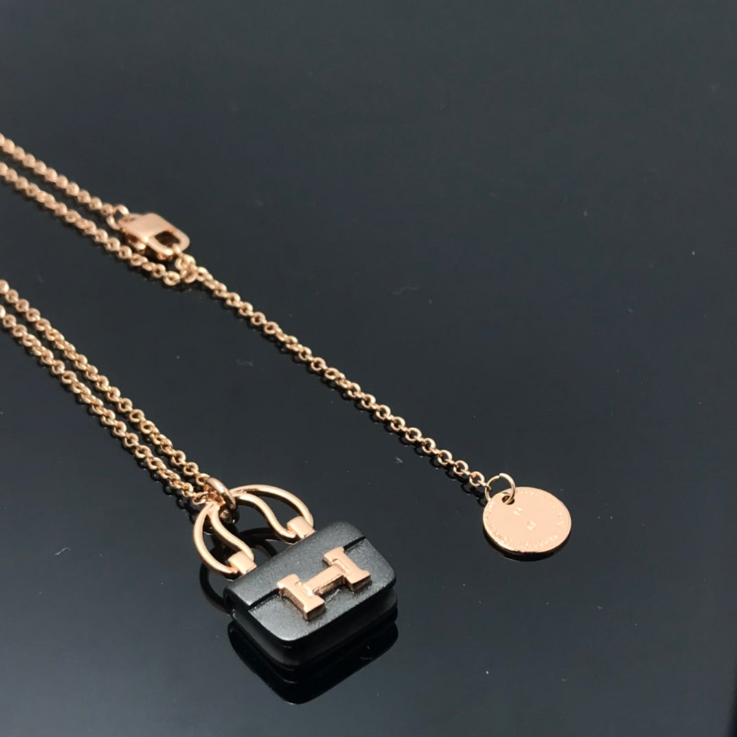 [AuraEcho]WOMEN'S HM AMULETTES CONSTANCE PENDANT NECKLACE