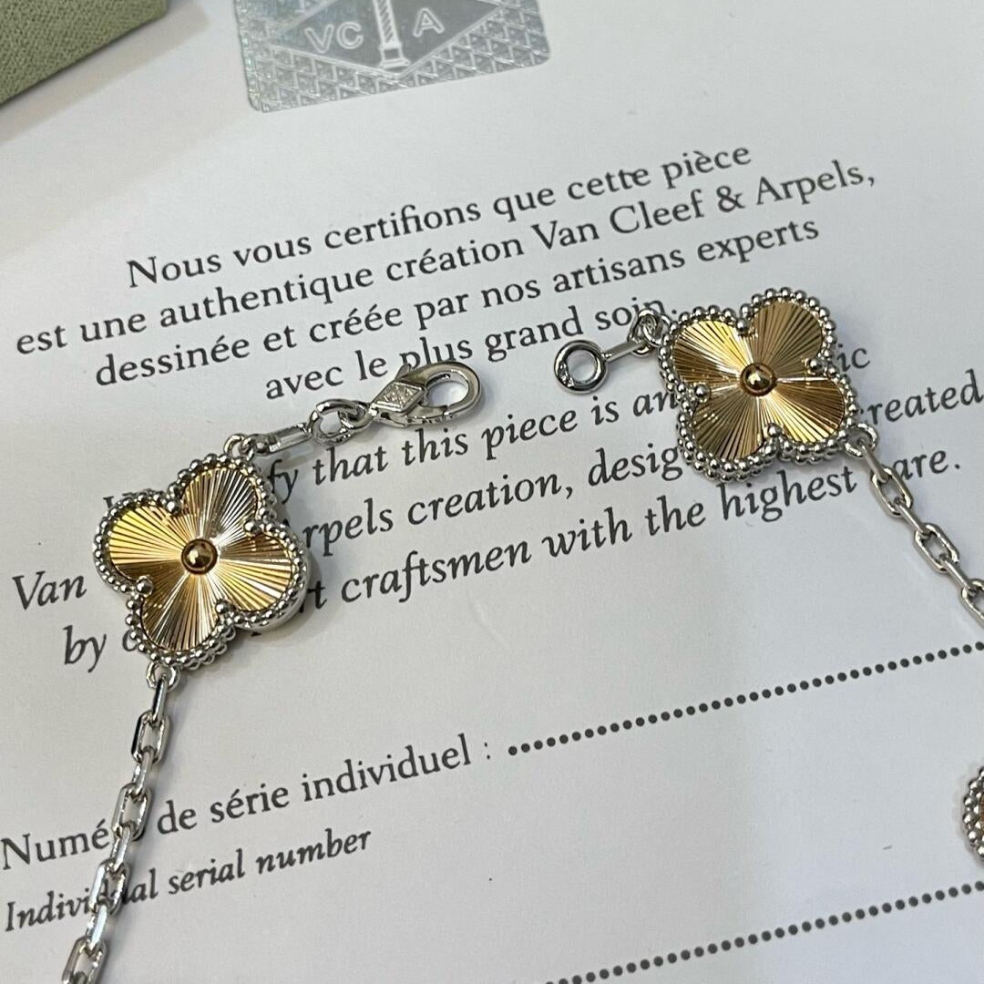[AuraEcho]CLOVER  5 MOTIFS  CHRISTMAS LIMITED EDITION BRACELET