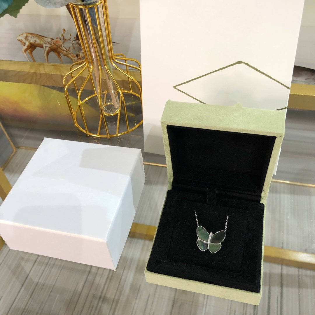 [AuraEcho]LARGE BUTTERFLY SILVER PENDANT DIAMOND NECKLACE